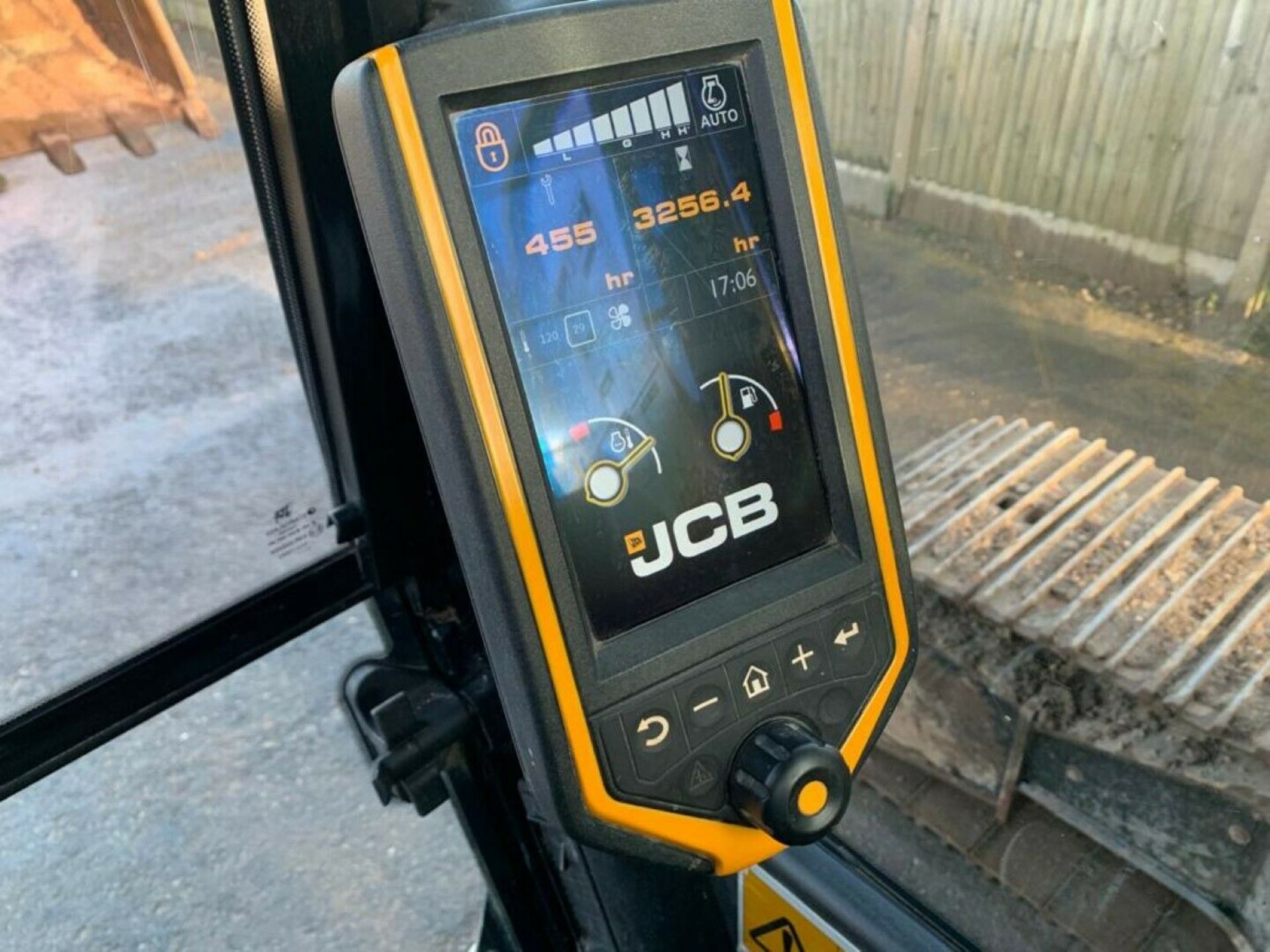 JCB JS220 LC PLUS 2017 - Image 6 of 12