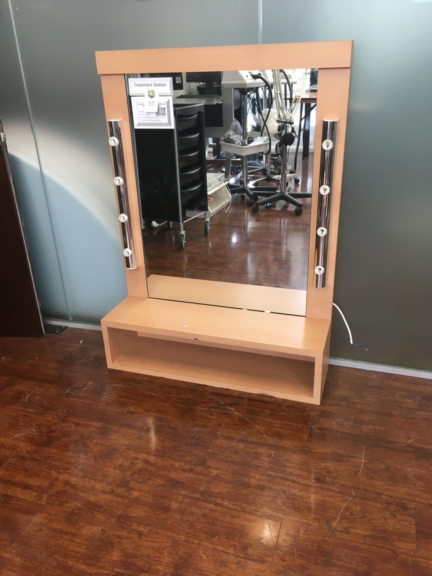 Bespoke Single Face Treatment Station