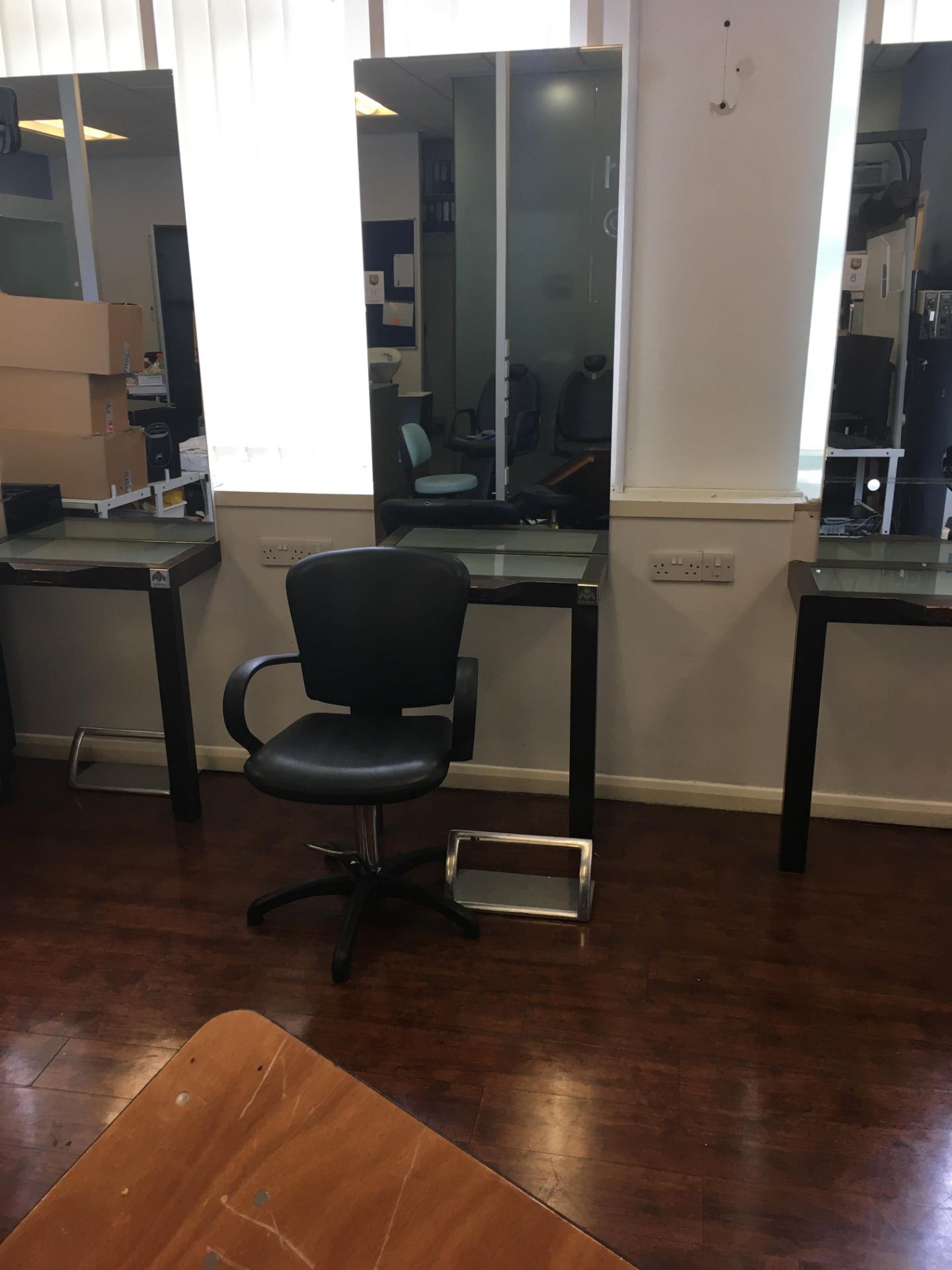 Hairdresser's Single Face Mirror Station