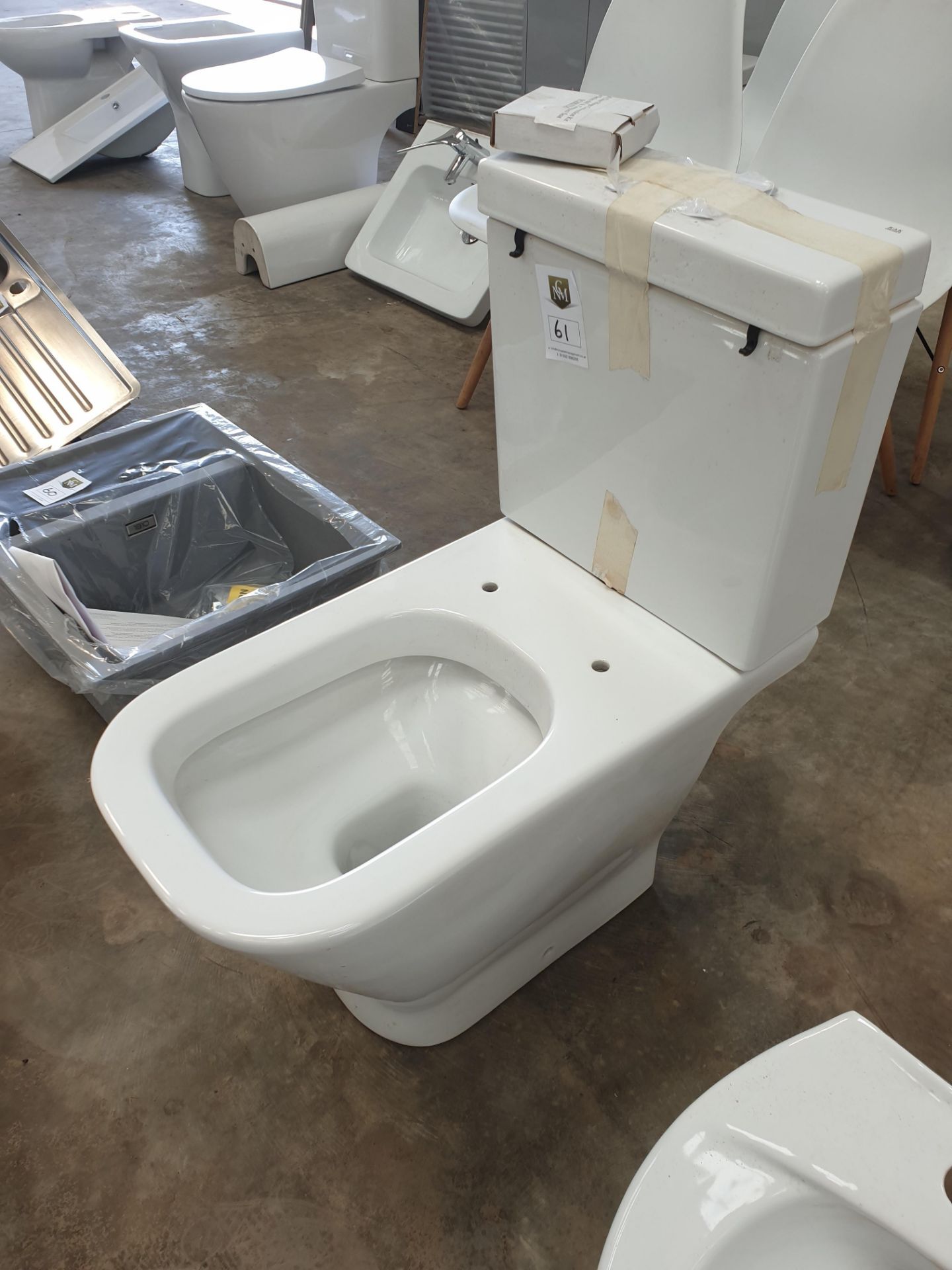 Toliet with Cistern - Image 2 of 3