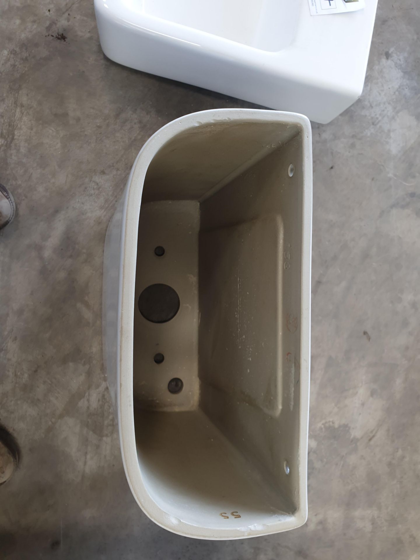 Pot cistern 440 x 370 x 175mm - Image 4 of 4