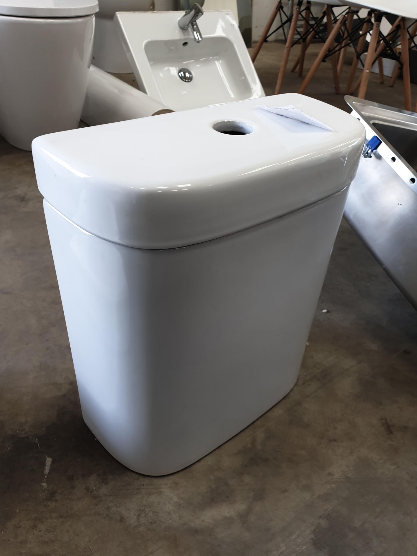 Pot cistern 440 x 370 x 175mm