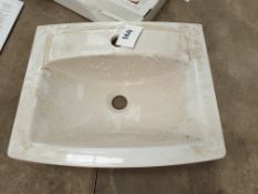 Curved bathroom sink 470 x 370 mm