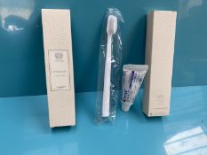 100 x ANTICA FARMACISTA dental kit- tooth brush and toothpaste included