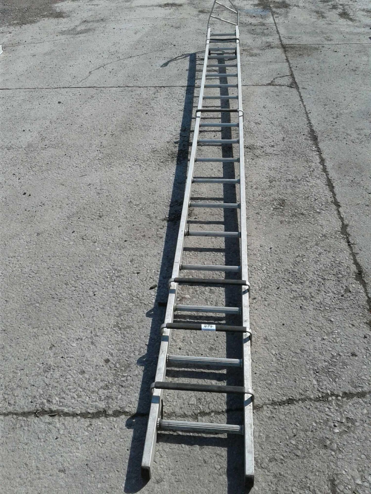 Roof ladder