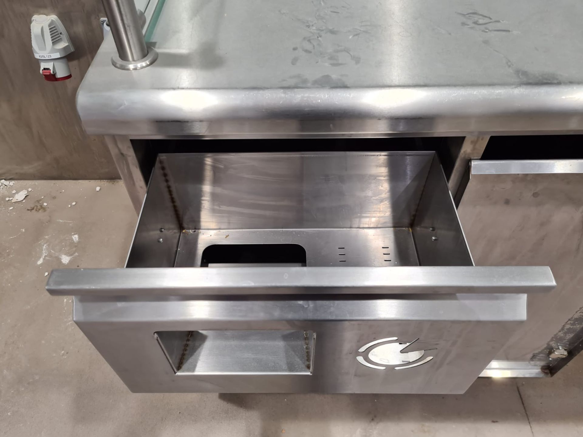 L Shaped Stainless Steel Counter Top Storage Unit - Image 7 of 14