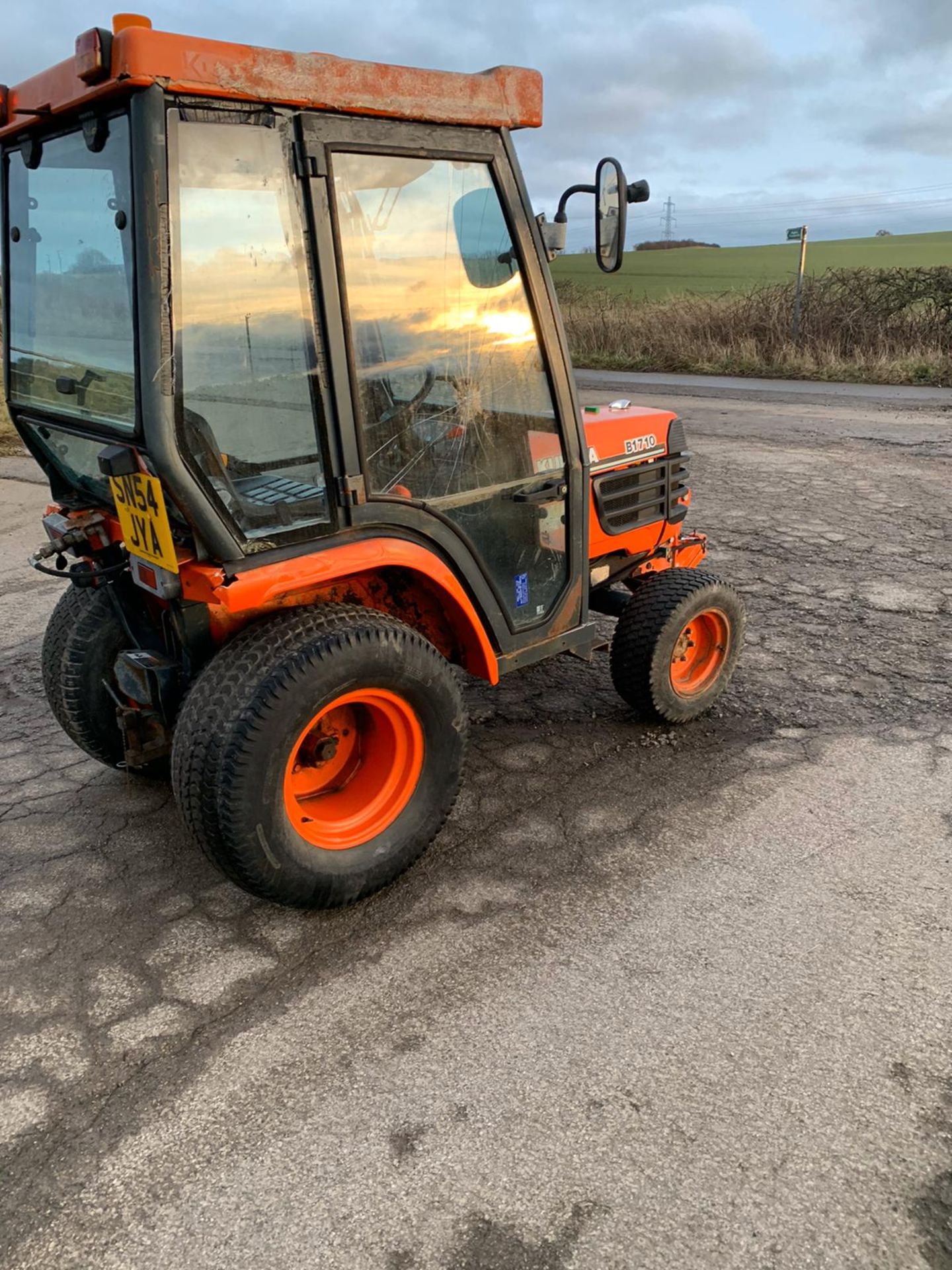 Kubota B1710 Mini Tractor 4x4 - Image 5 of 7