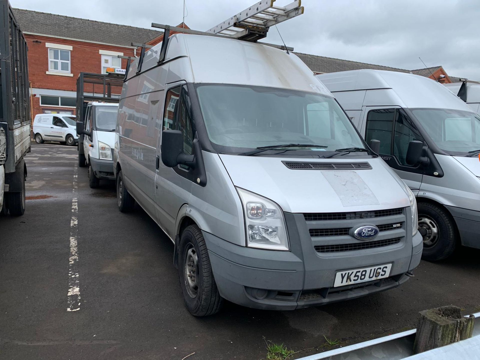 ENTRY DIRECT FROM LOCAL AUTHORITY Ford Transit Van - Image 2 of 26