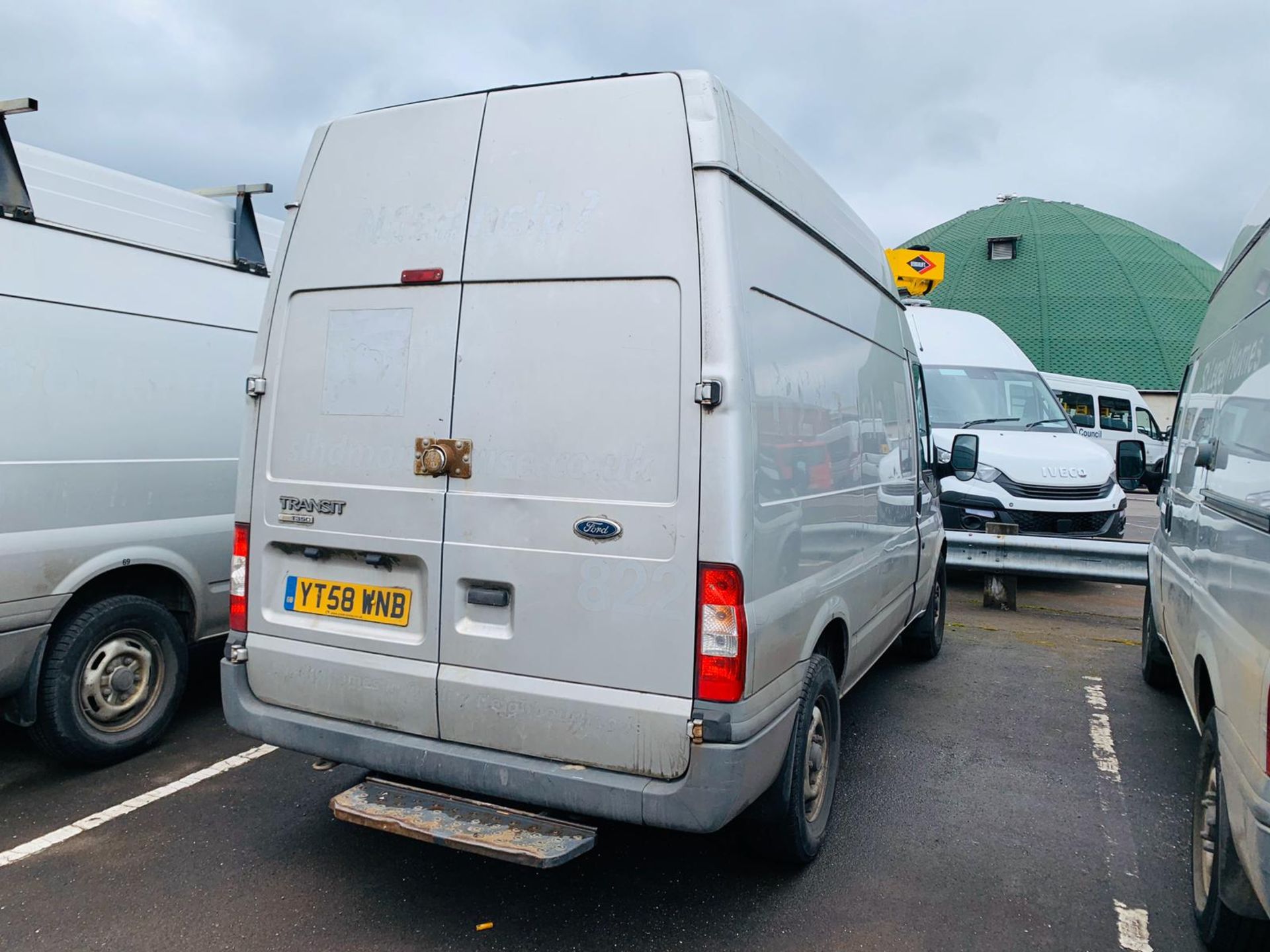 ENTRY DIRECT FROM LOCAL AUTHORITY Ford Transit Van - Image 3 of 25