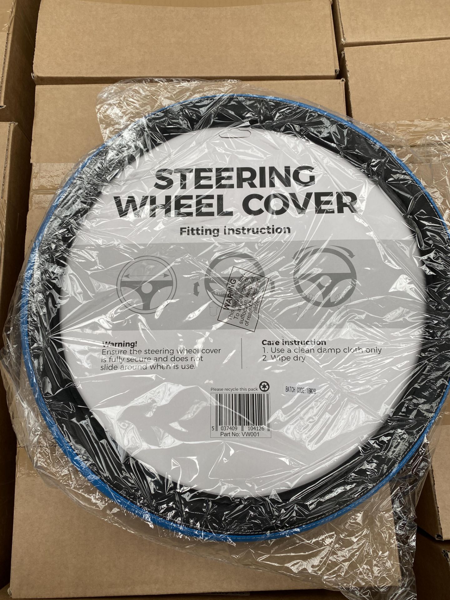 60 x HALFORDS steering wheel cover. Full RRP £480 plus - Bild 2 aus 2