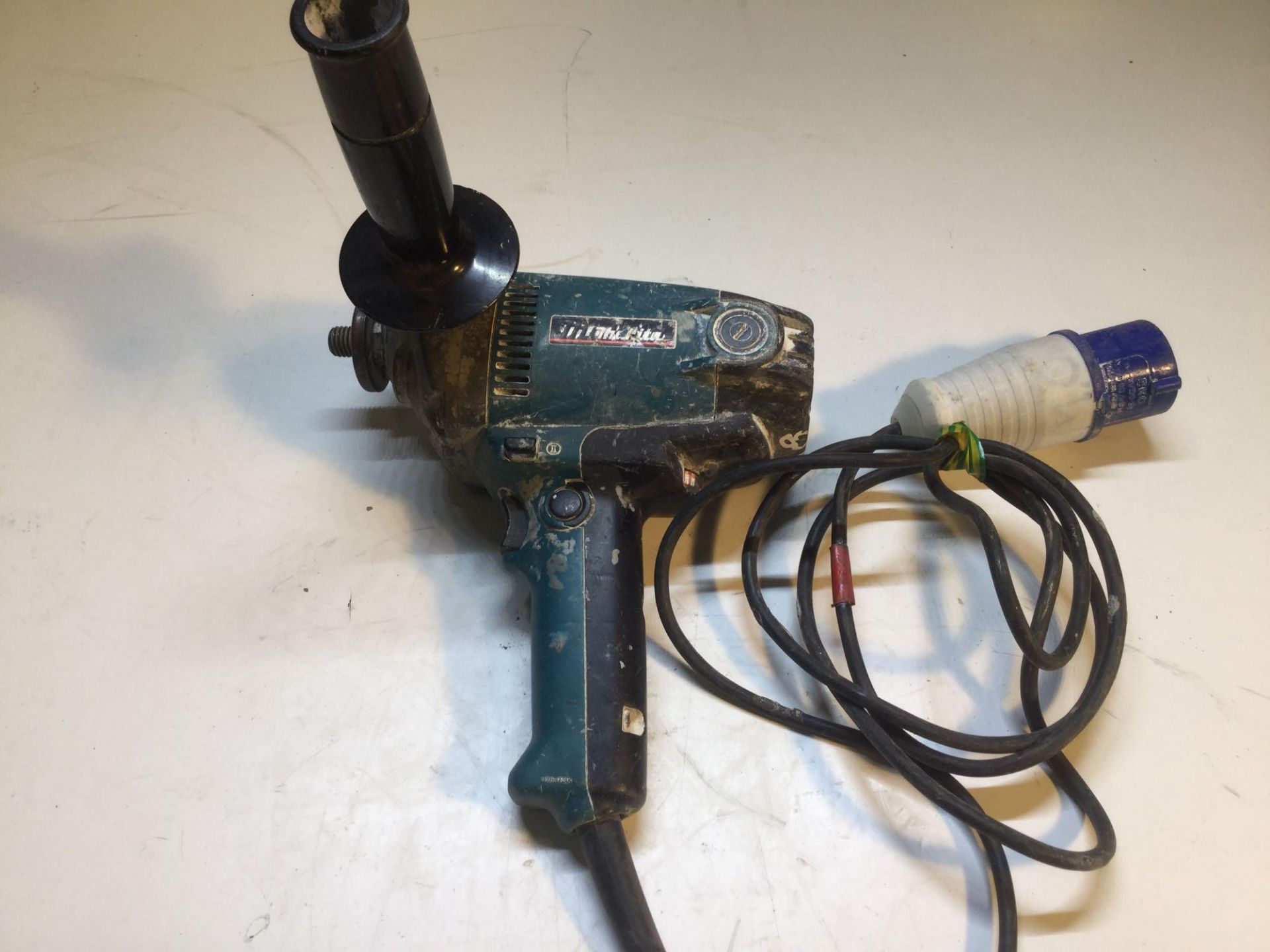 Makita Polisher / Grinder 240v