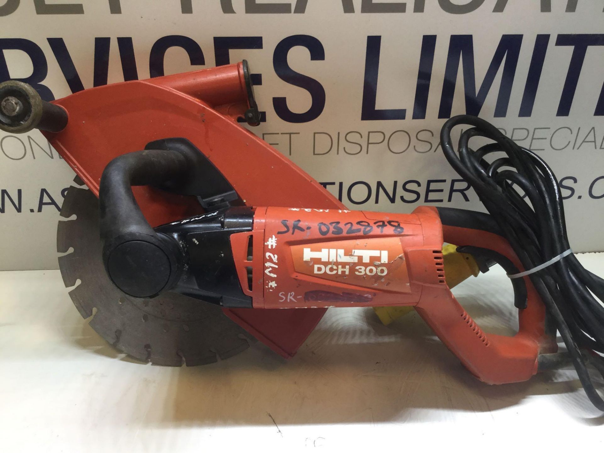 HILTI DCH-EX 300 Electric Cutter with 12â€ Diamond Blade 10v - Image 2 of 4