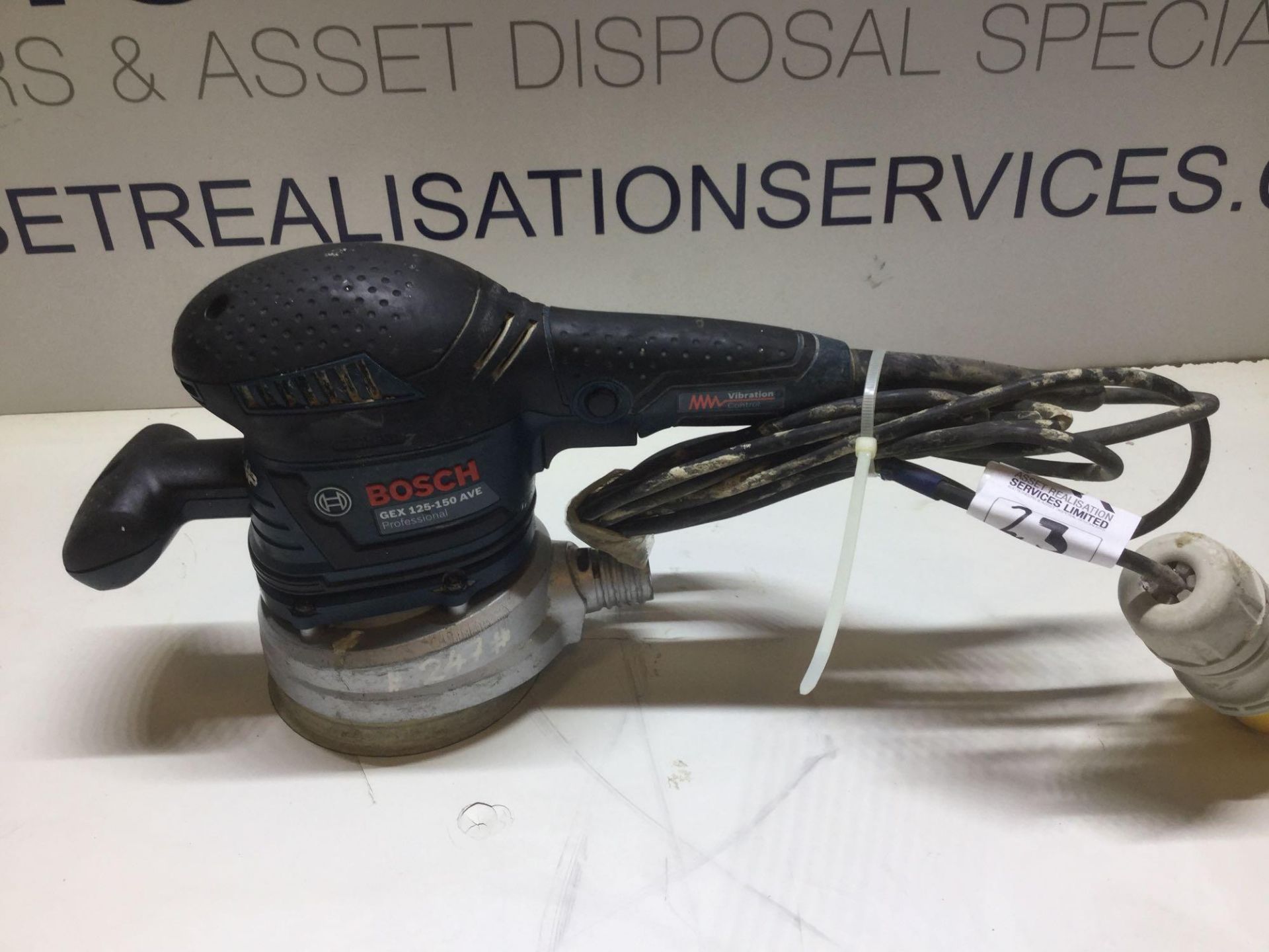 Bosch GEX 125-150 AVE ORBITAL Sander With Vibration Control 110v - Image 2 of 4