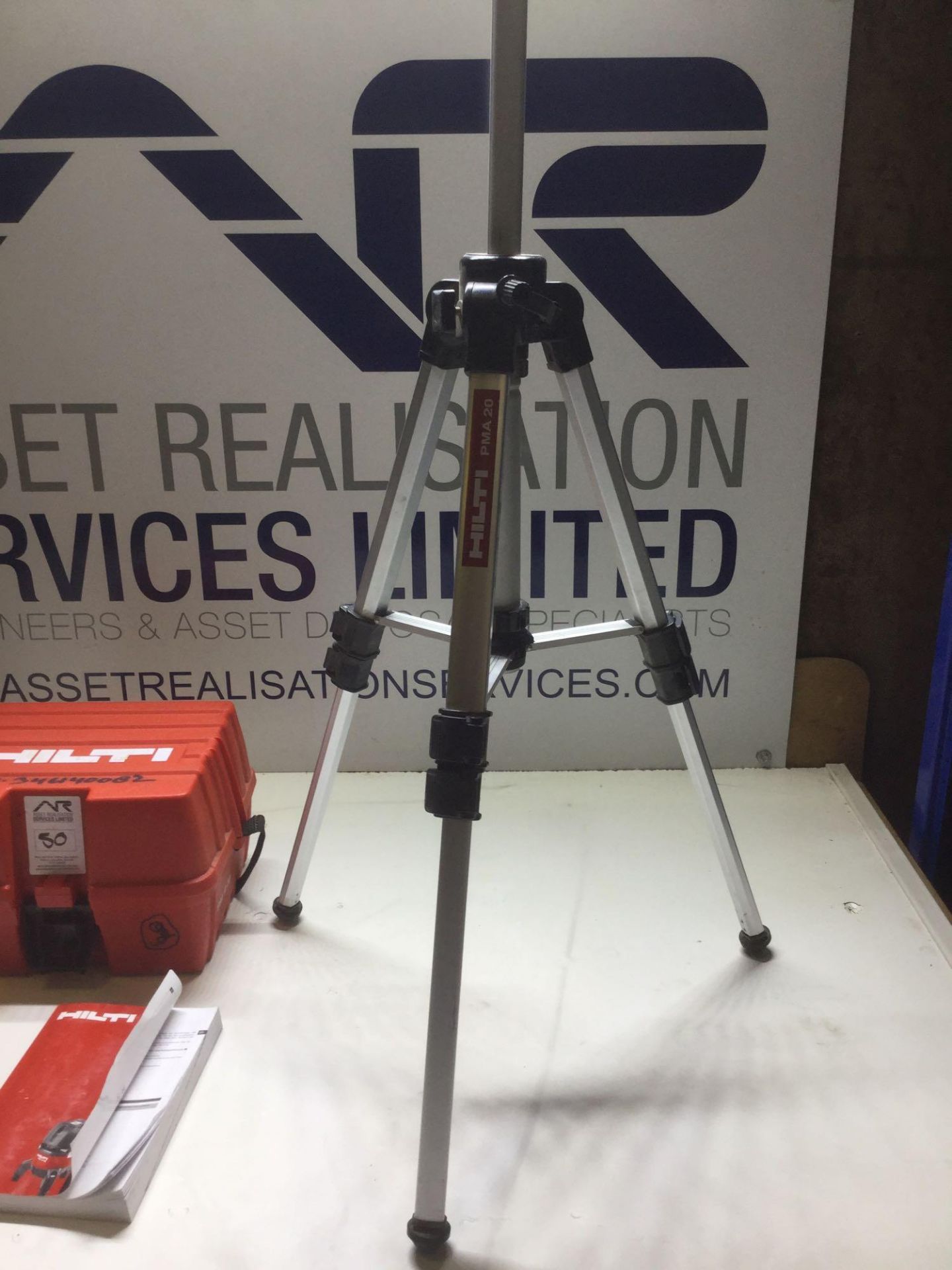 Hilti PM 4-M Laser Level on PMA 20 Adjustable Stand Boxed As New - Image 5 of 5