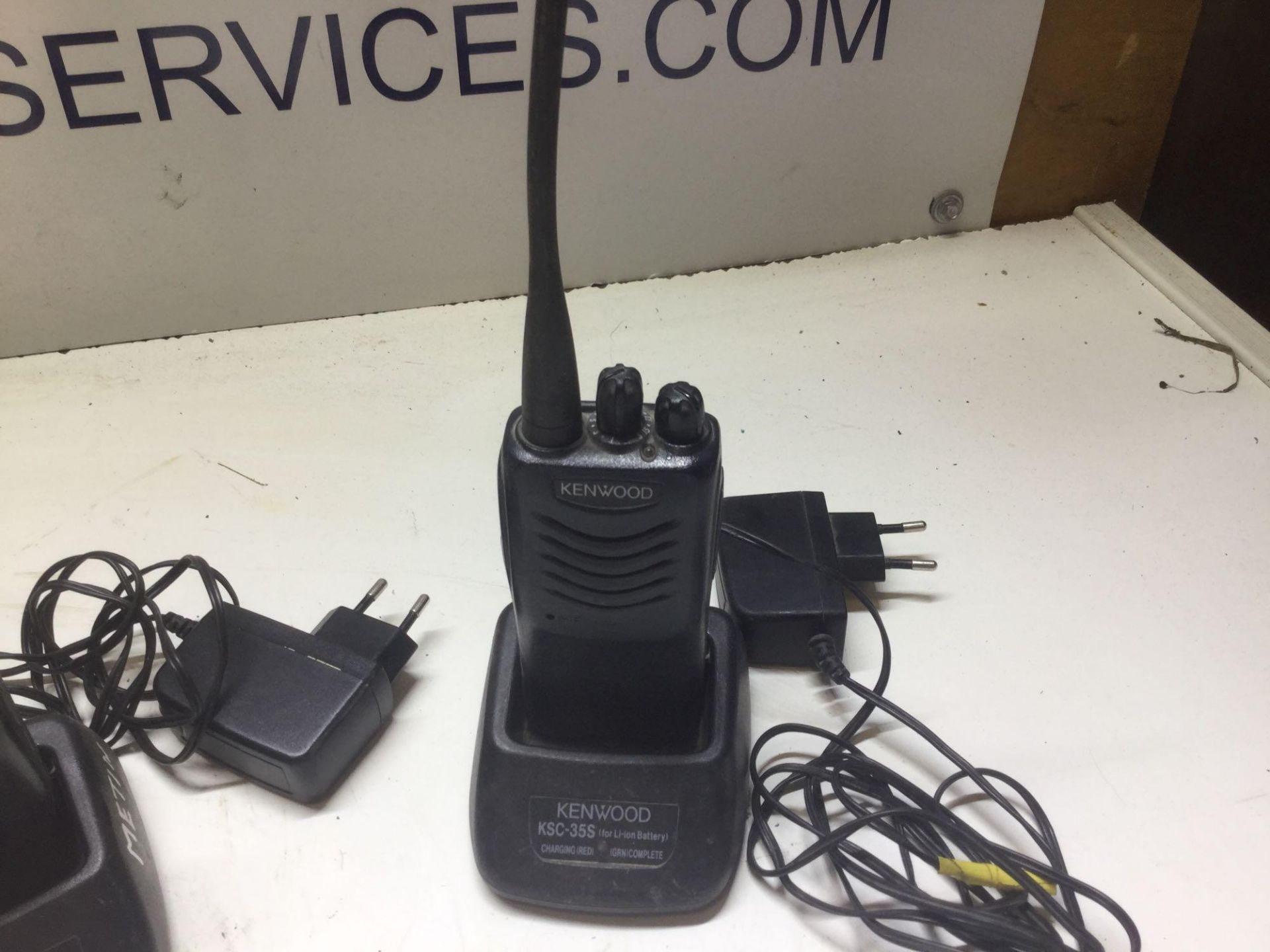 X2 Kenwood KSC-35s Walkie Talkie - Image 3 of 3