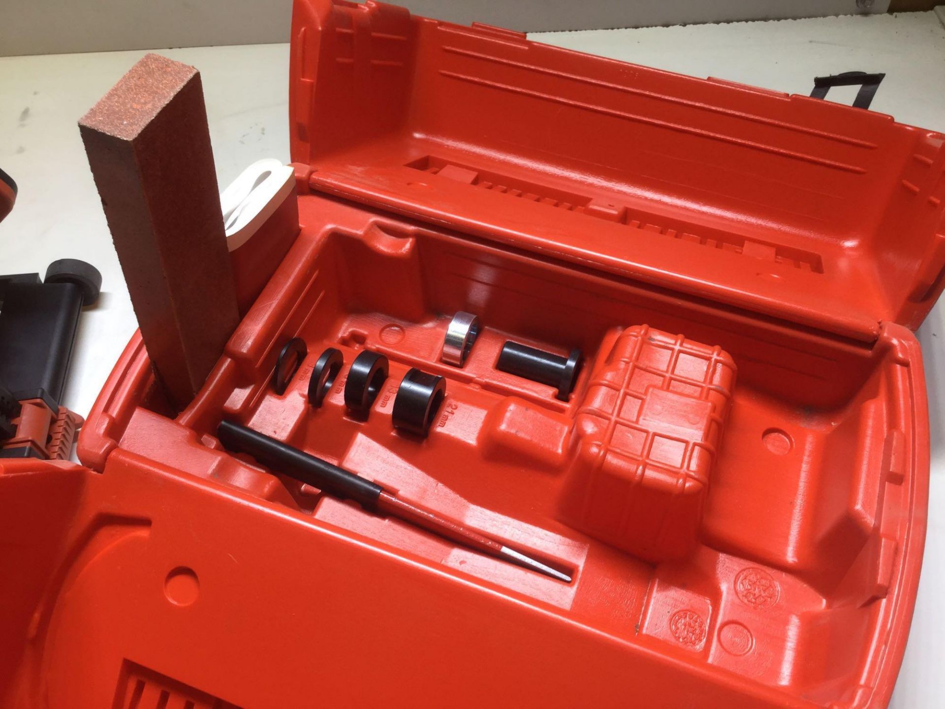 Hilti DC-SE20 Wall Chaser Set New In Box 110v - Image 2 of 5