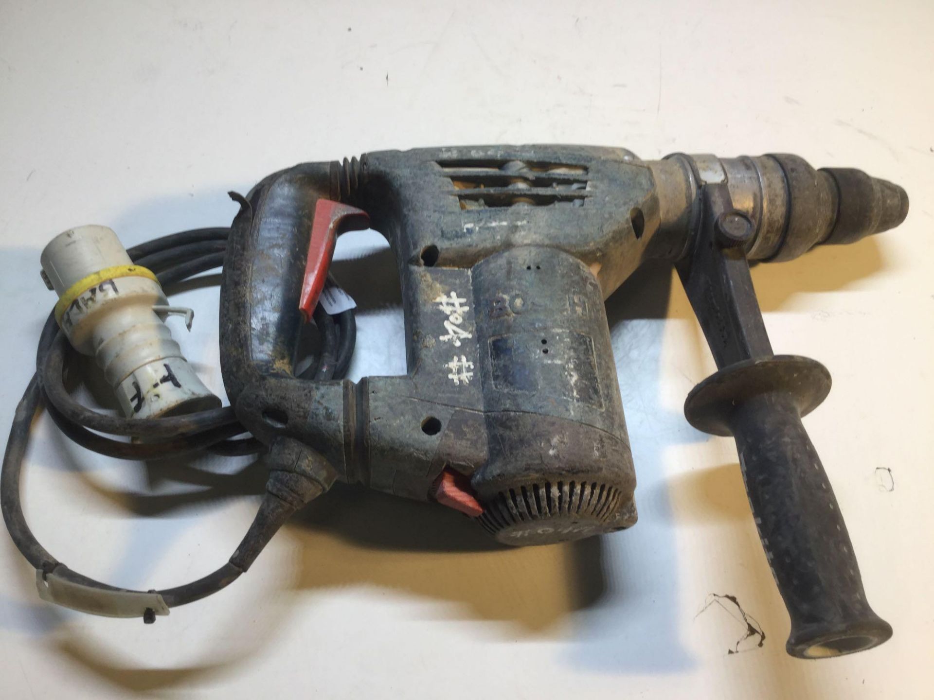 Bosch Hammer Drill 110v - Image 2 of 2