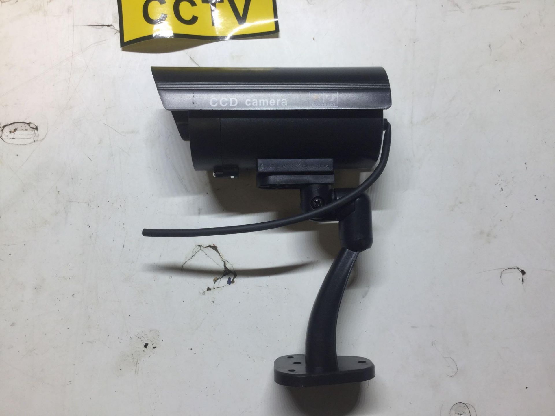 X5 Dummy CCTV Cameras With Flashing LED - Image 4 of 5