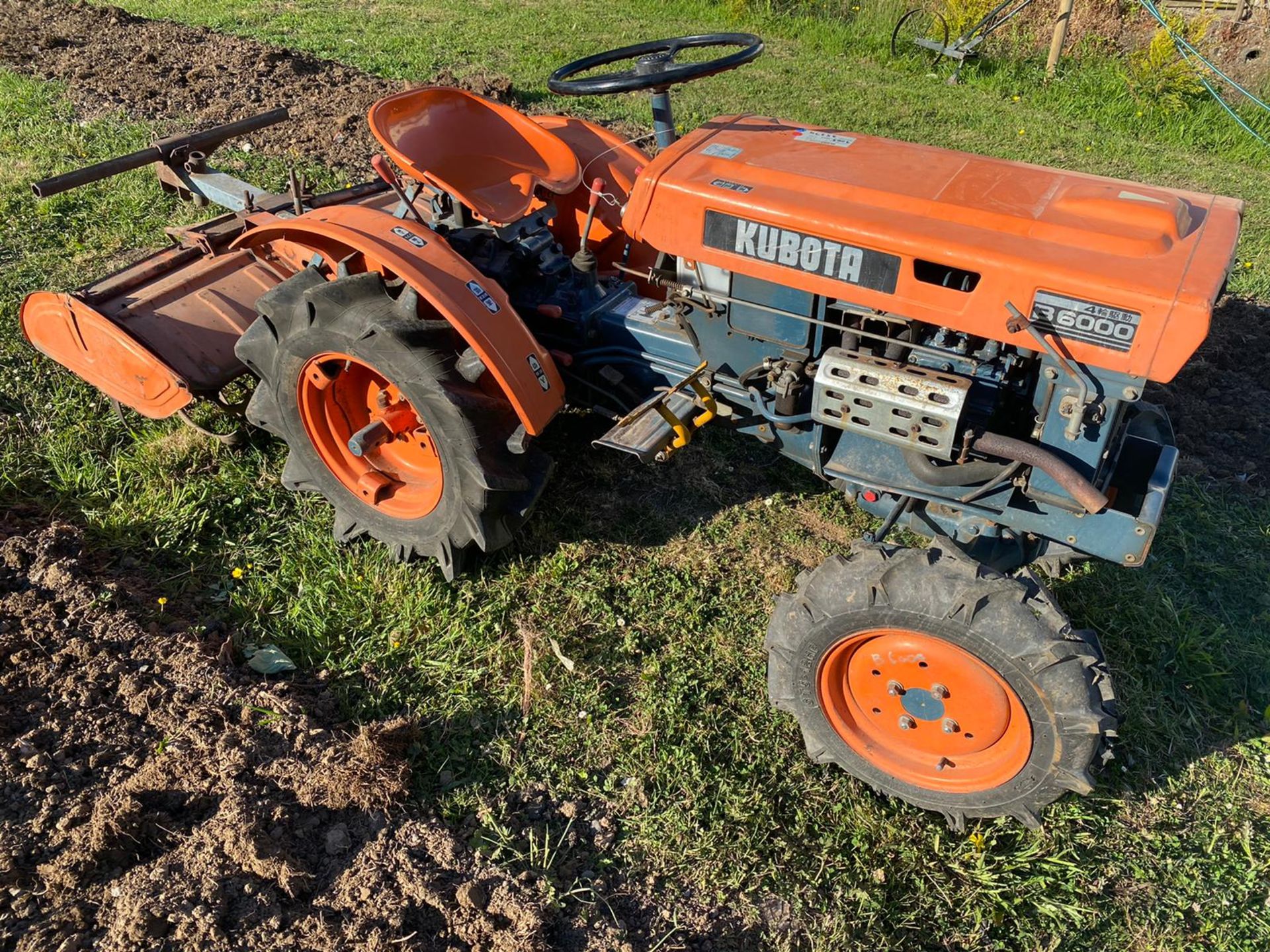 Kubota B600 4WD Compact Tractor & Rotavator - Image 4 of 9