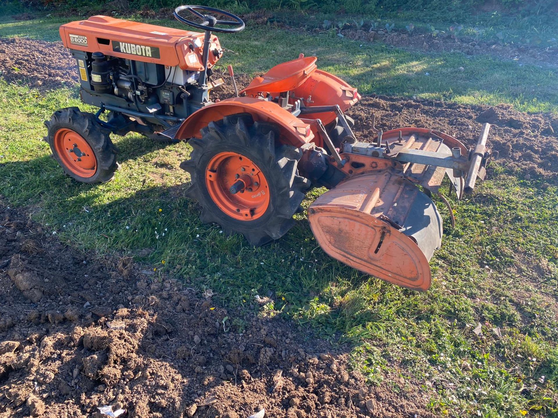 Kubota B600 4WD Compact Tractor & Rotavator - Image 2 of 9