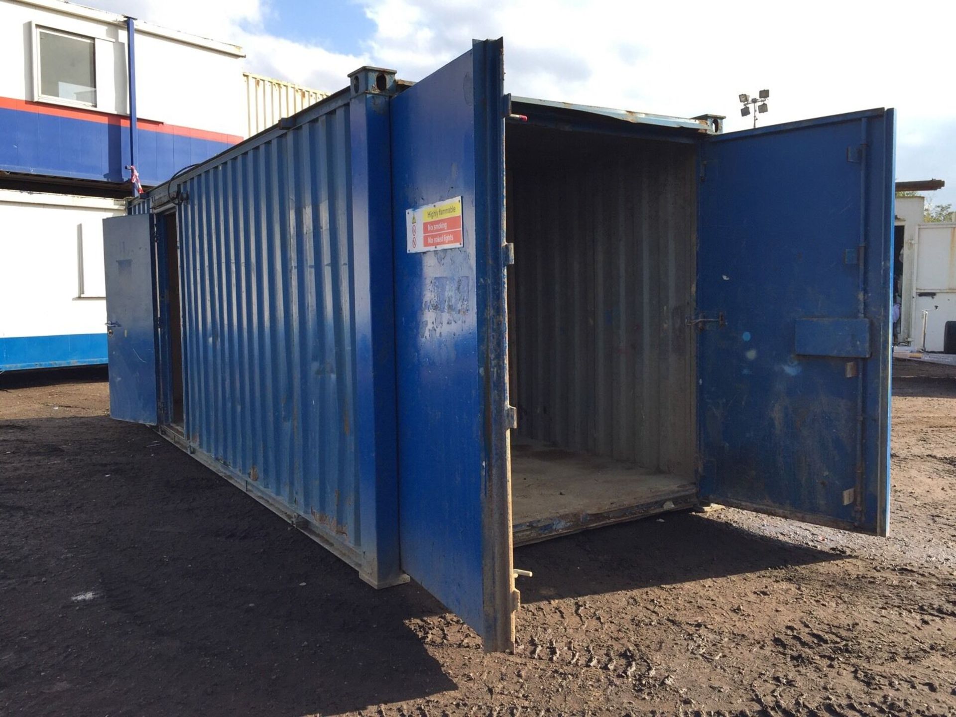 Anti Vandal Steel Portable Office / Storage Container. 20ft x 8ft - Image 3 of 11