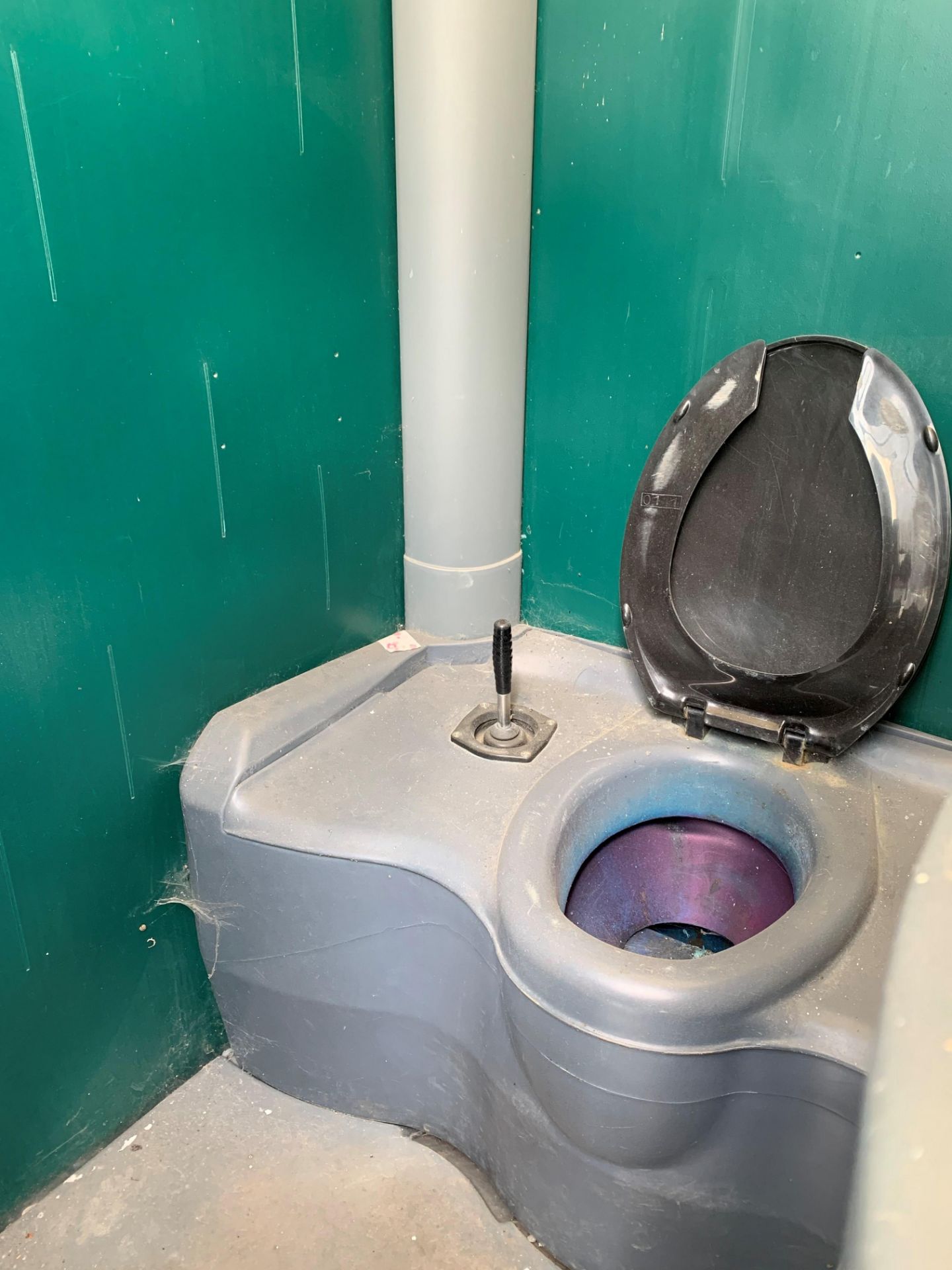 ZERO RESERVE Portable Site Toilet With Built in Sink and Waste Tank - Image 2 of 3