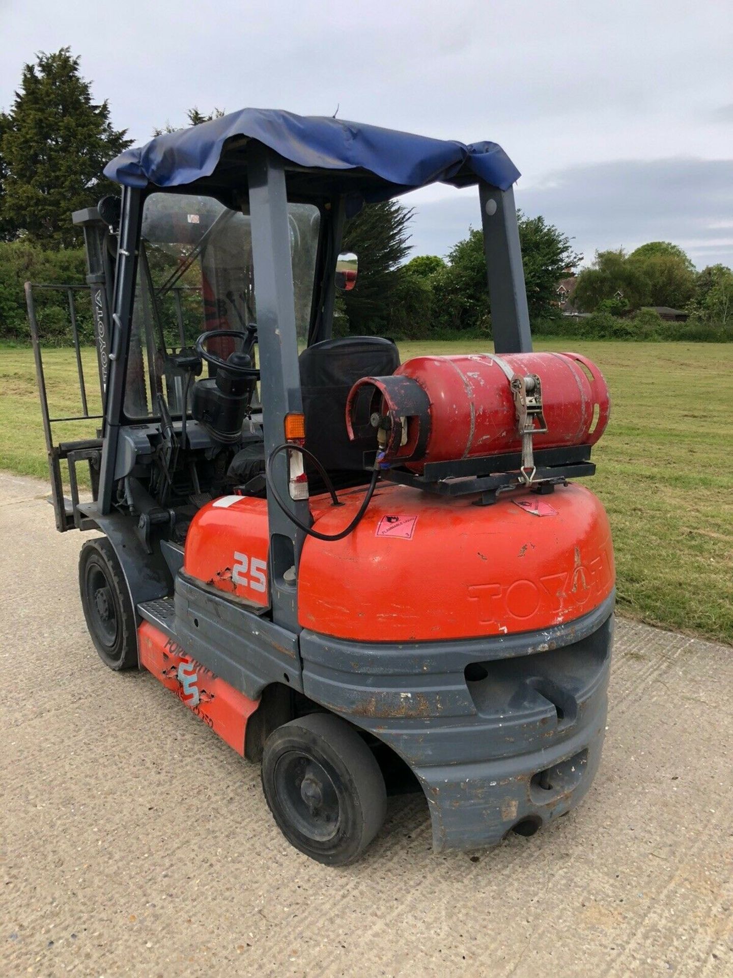 Toyota 2.5 Forklift Gas - Image 4 of 4