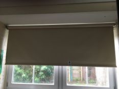 1 x window blind