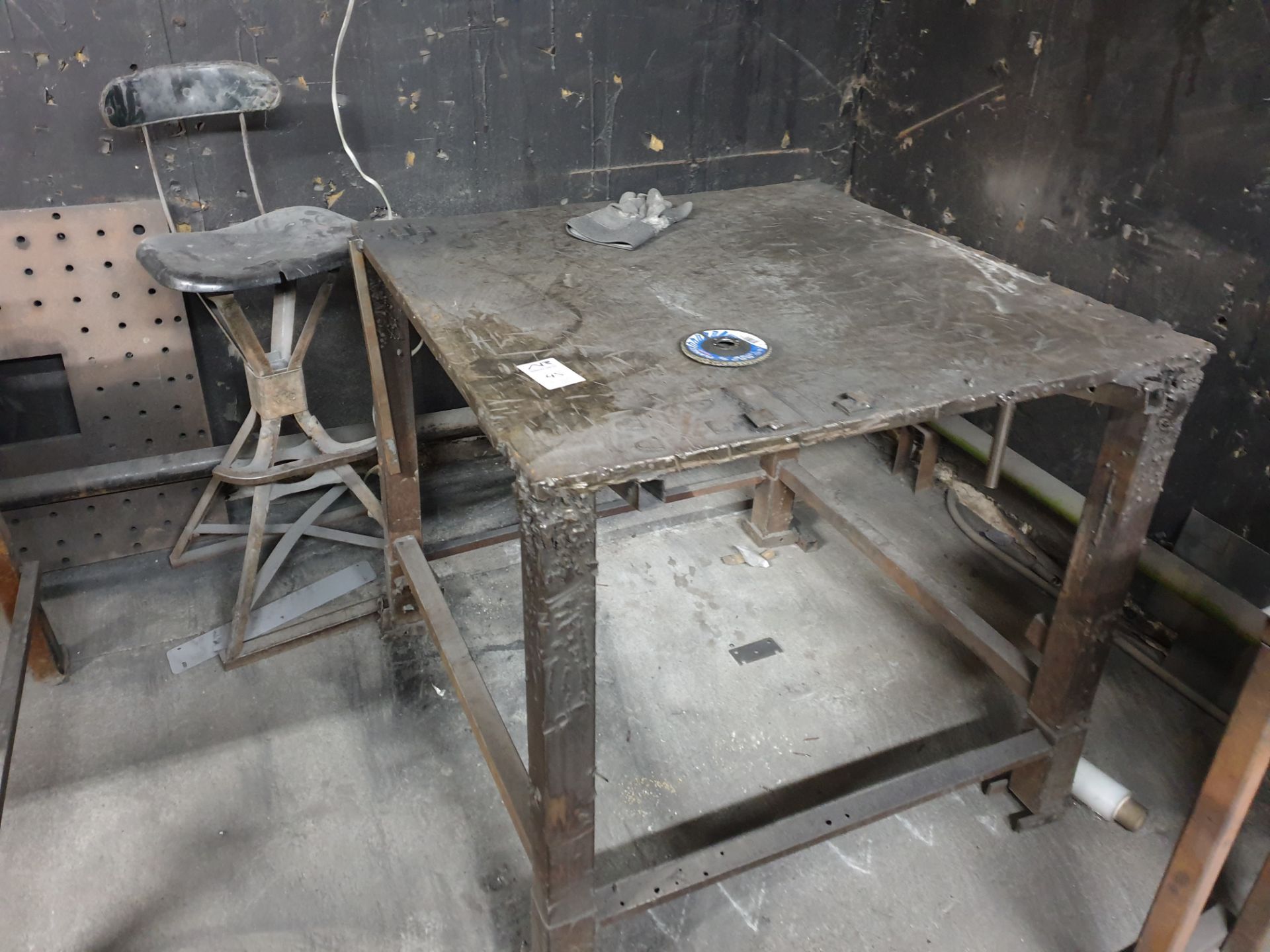 Welders bench 910 x 910 with chair - Image 2 of 2