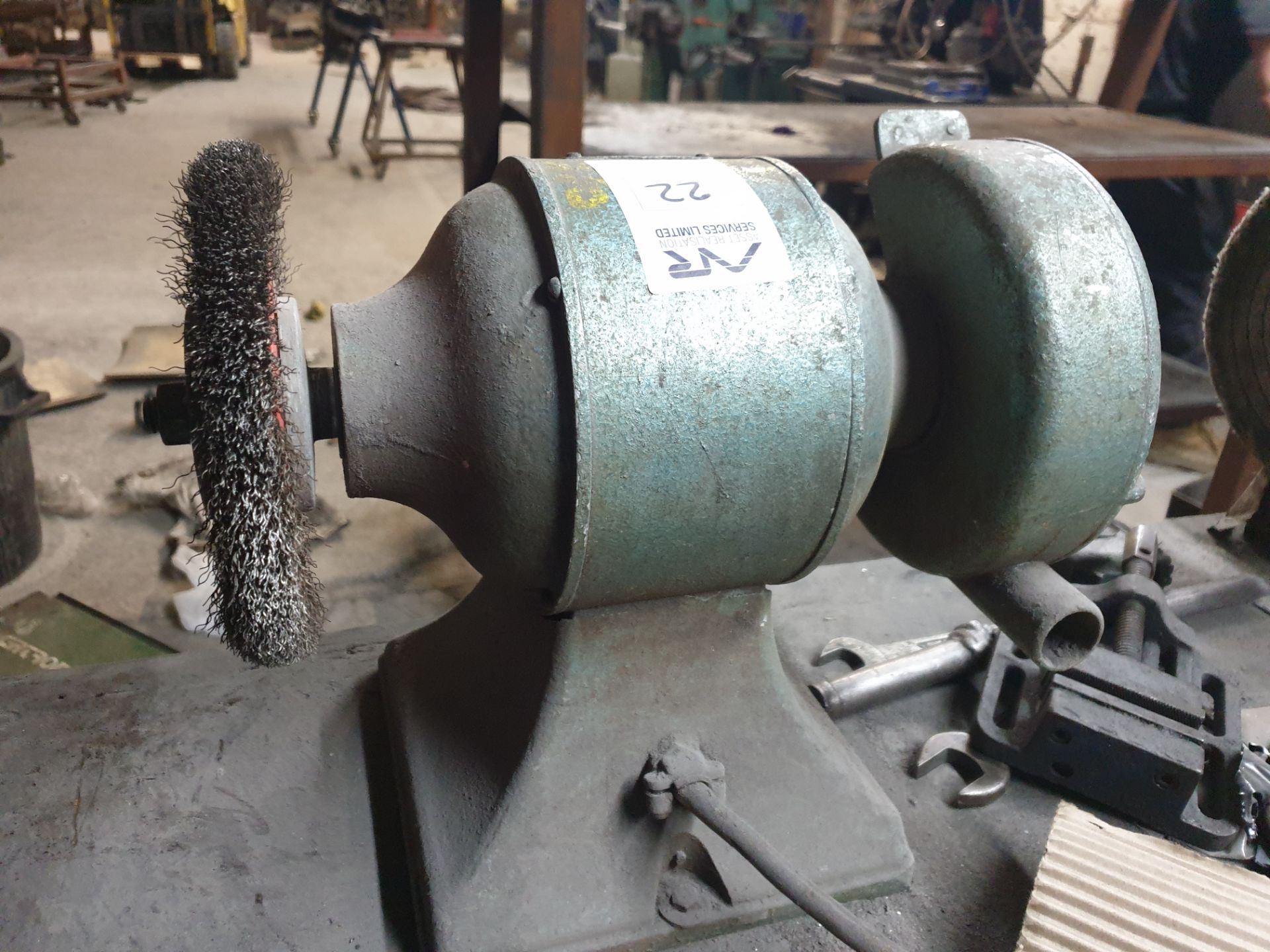 bench top grinder / polisher - Image 3 of 3