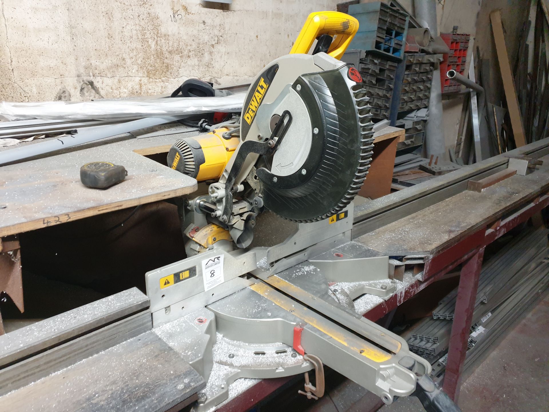 DeWalt mitre saw with metal blade and stand - Image 4 of 5