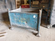 Steel box stillage