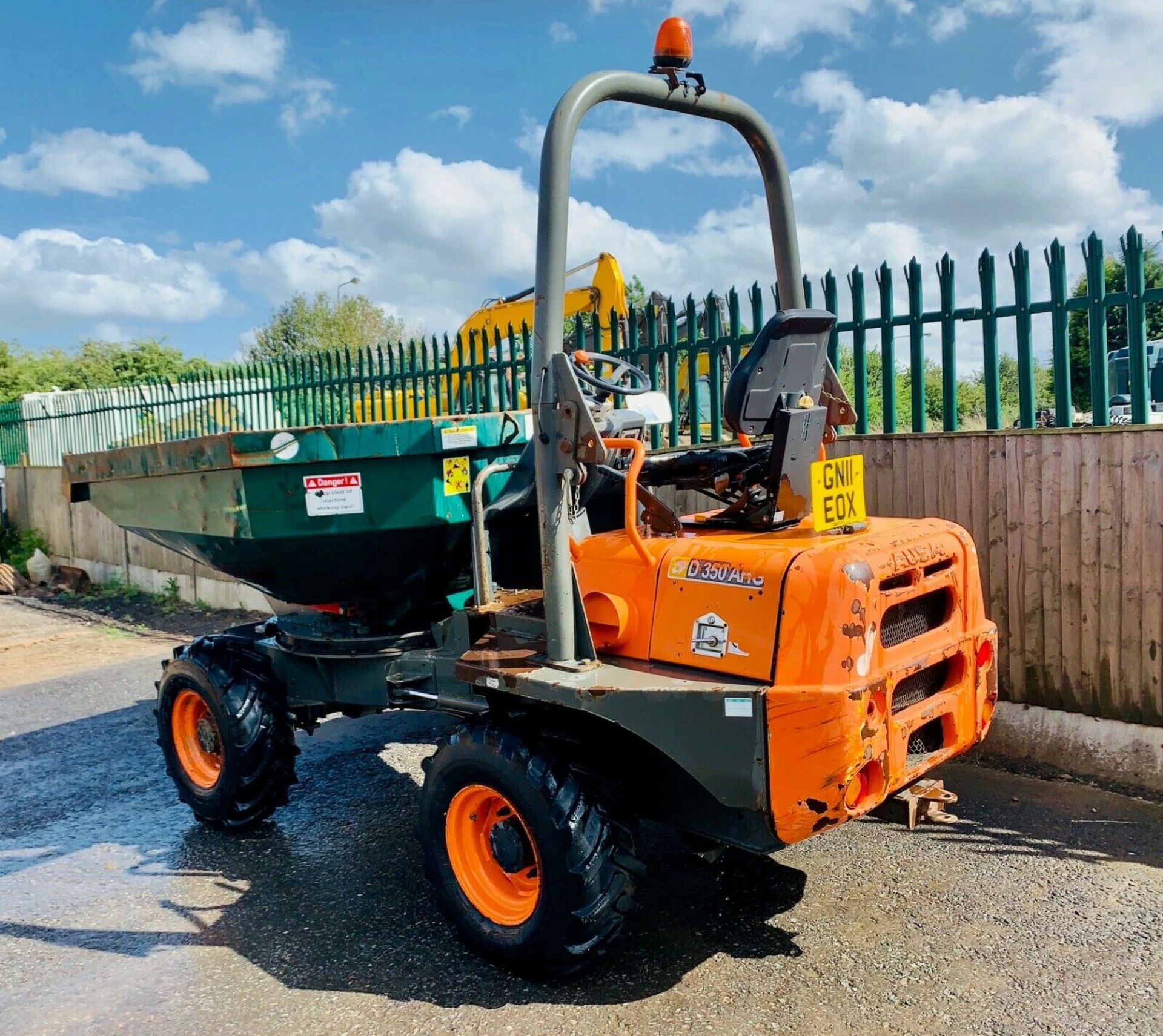 Ausa D350 AHG 3 Tonne Swivel Tip Dumper 2011 - Image 3 of 12