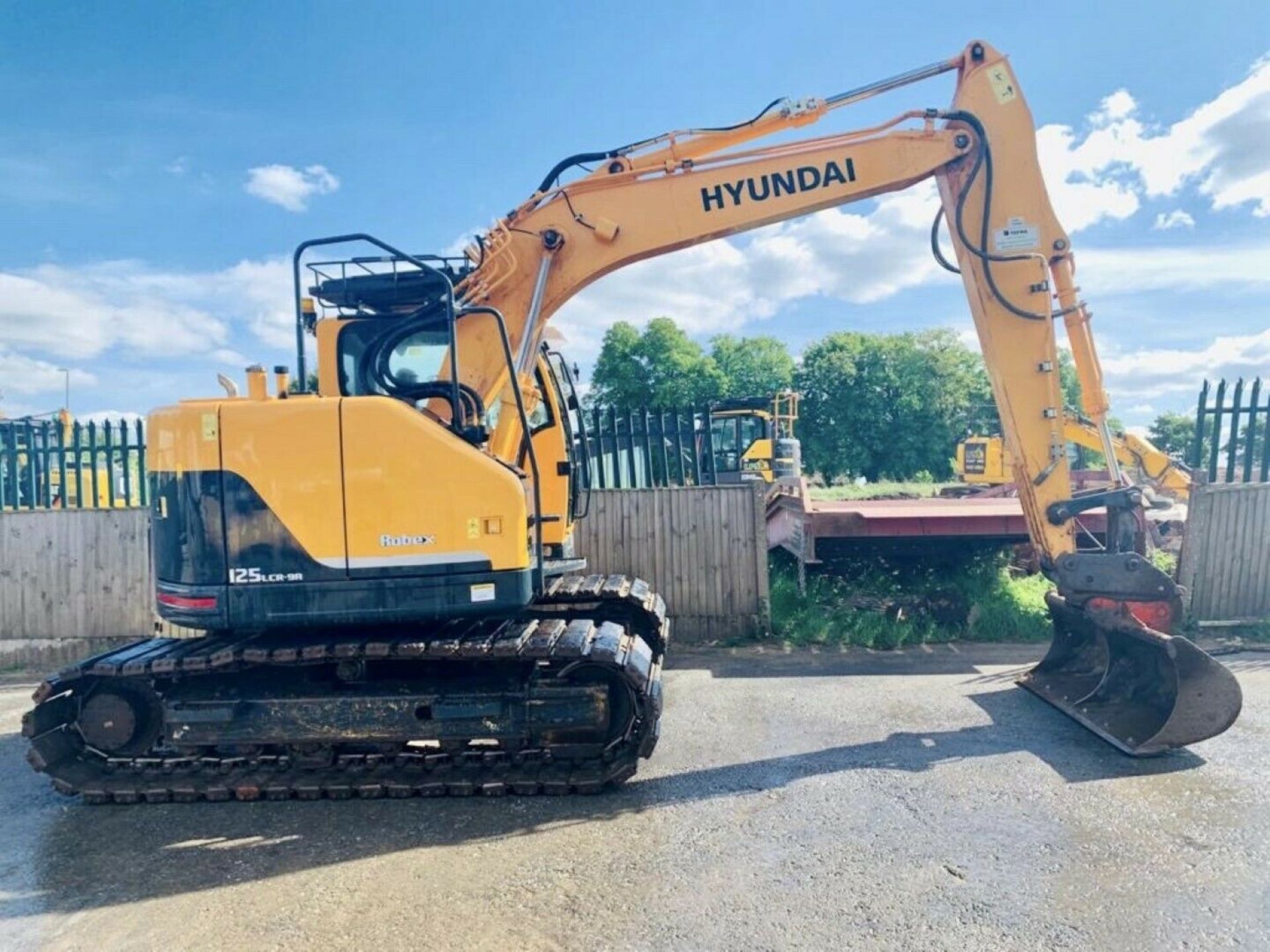 Hyundai Excavator R125 LCR9-A 2017 - Image 2 of 12