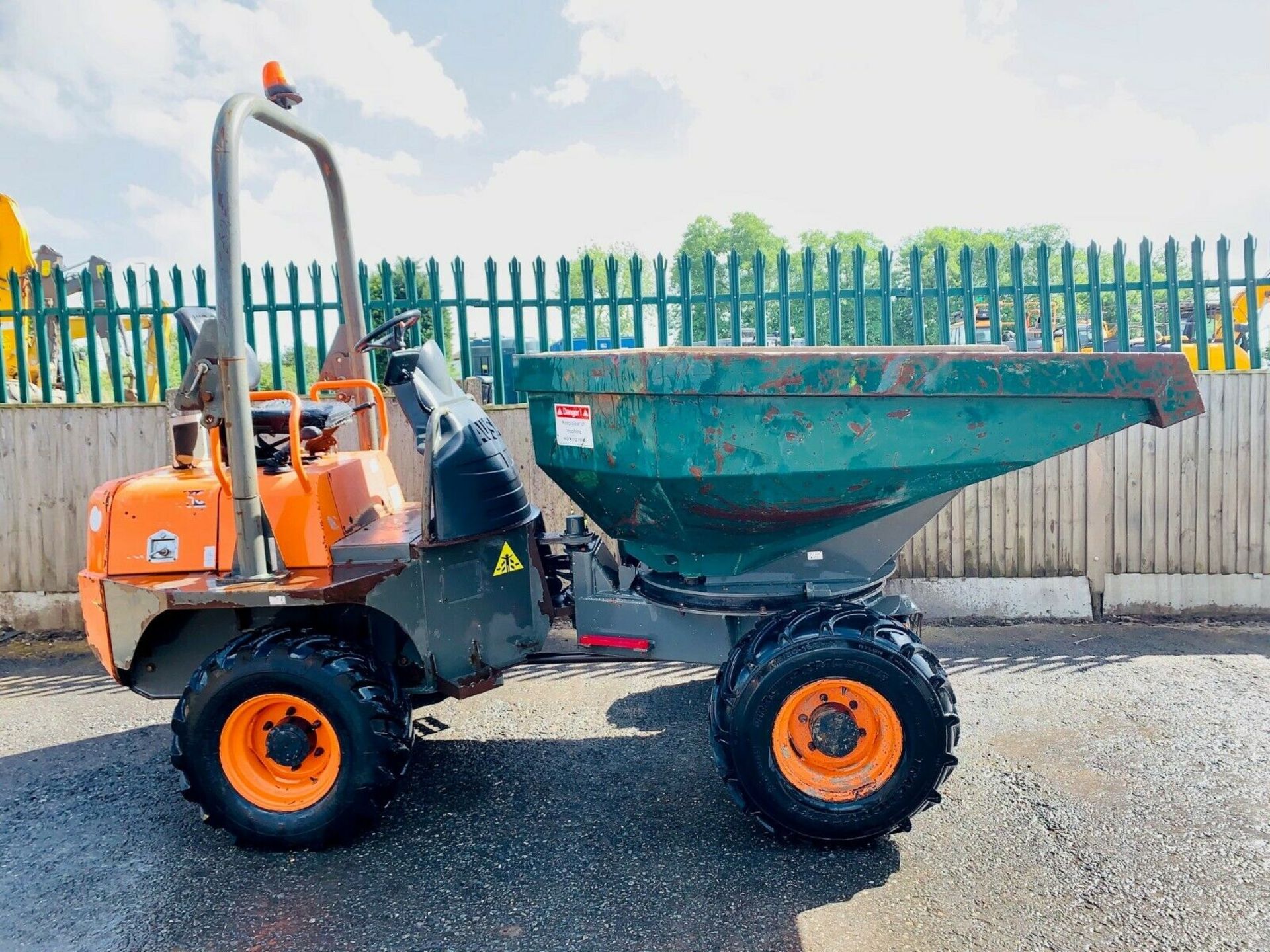 Ausa D350 AHG 3 Tonne Swivel Tip Dumper 2011 - Image 2 of 12