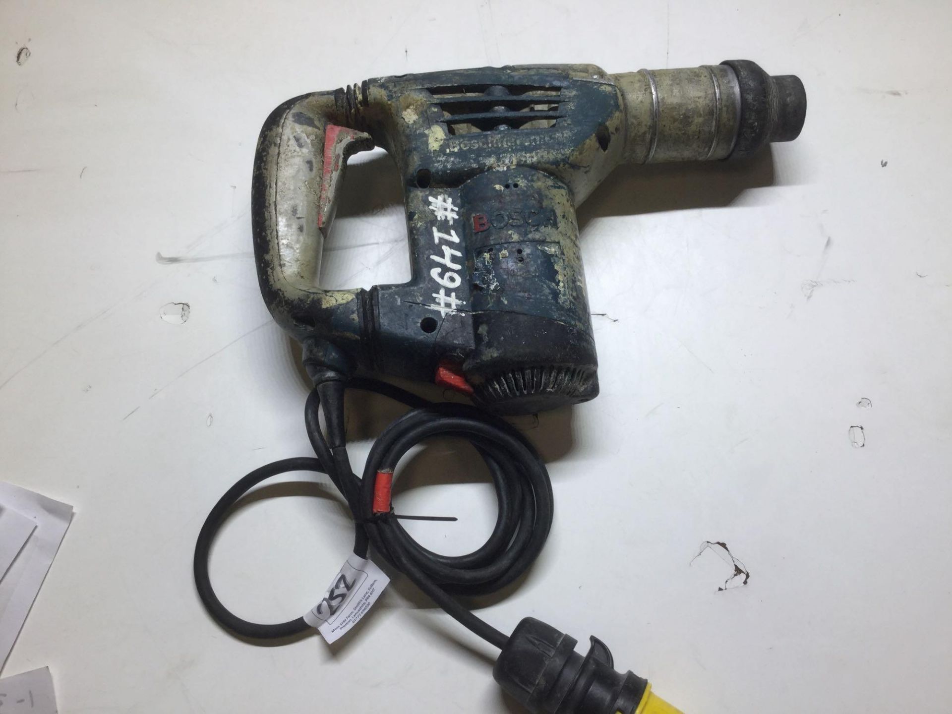 Bosch Hammer Drill 110v - Image 2 of 3