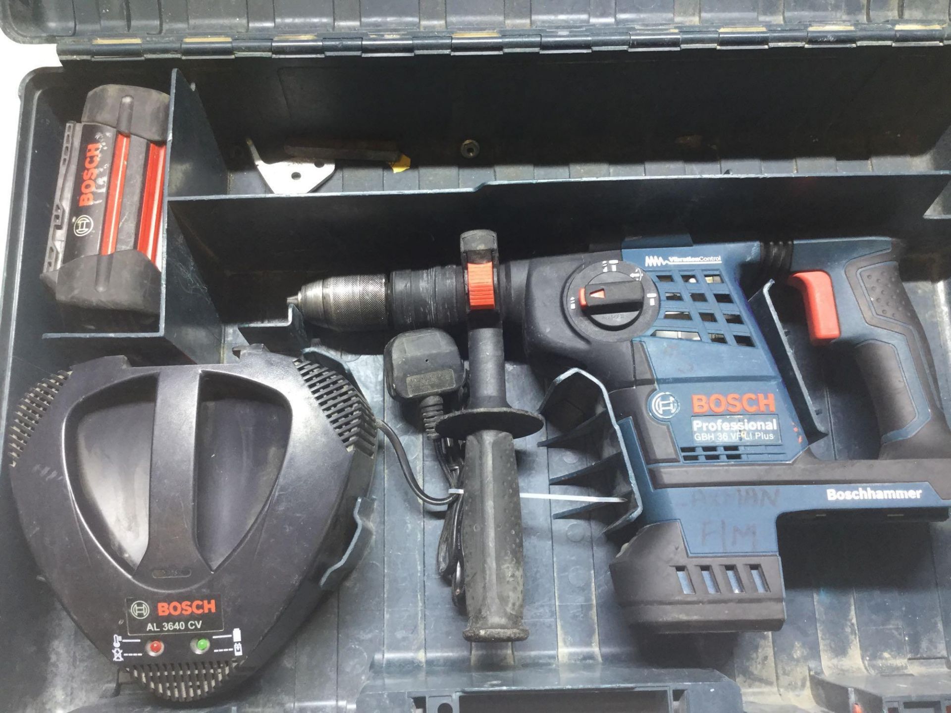 Bosch pro GBH 36v VF-li Plus SDS Hammer Drill With standard chuck c/w Charger & Battery - Image 2 of 6
