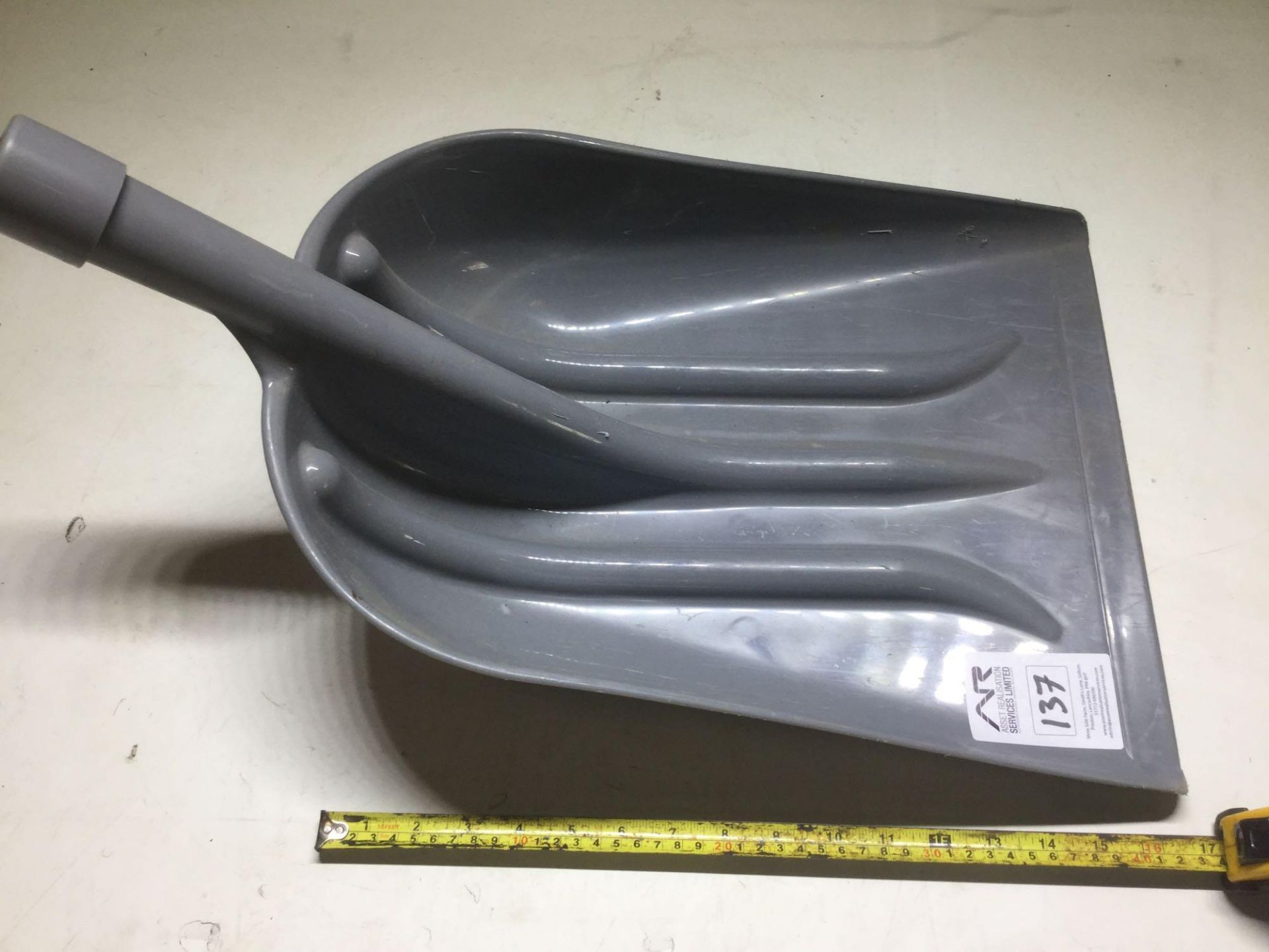 Plastic shovel - Image 3 of 3