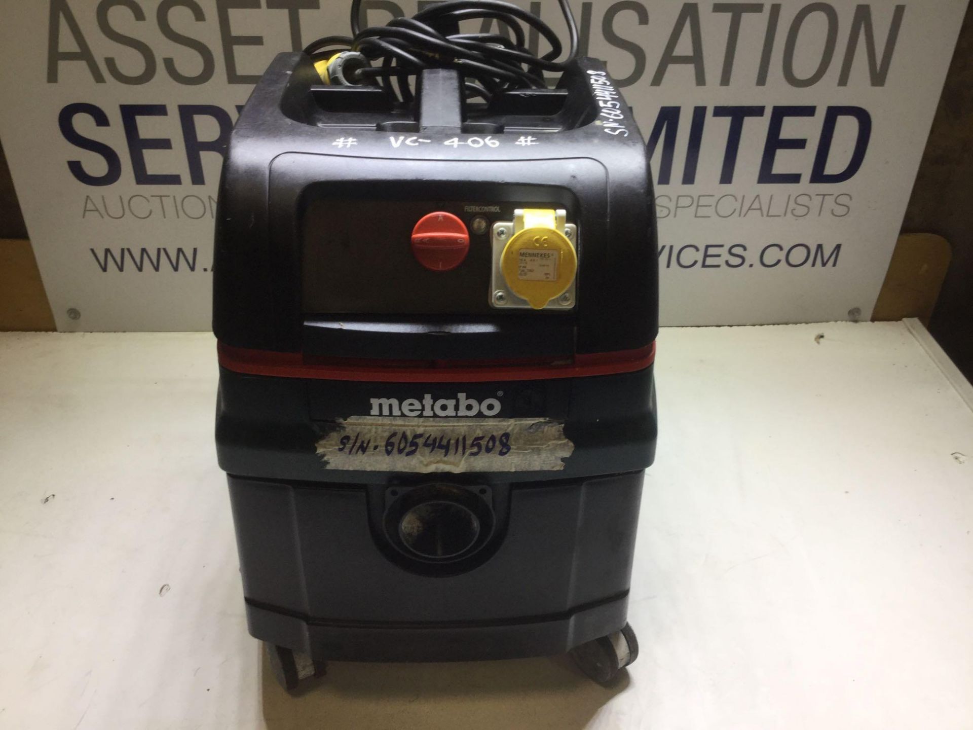 Metabo ASR 25 L SC Vacuum Cleaner With 110v Socket - Image 2 of 4