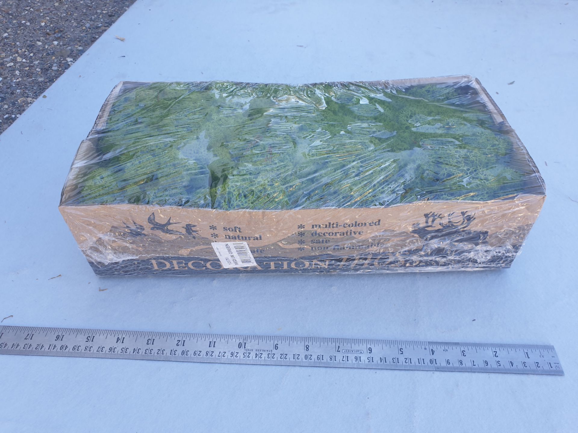 1 Box of Reindeer moss - Medium Green - Image 2 of 2