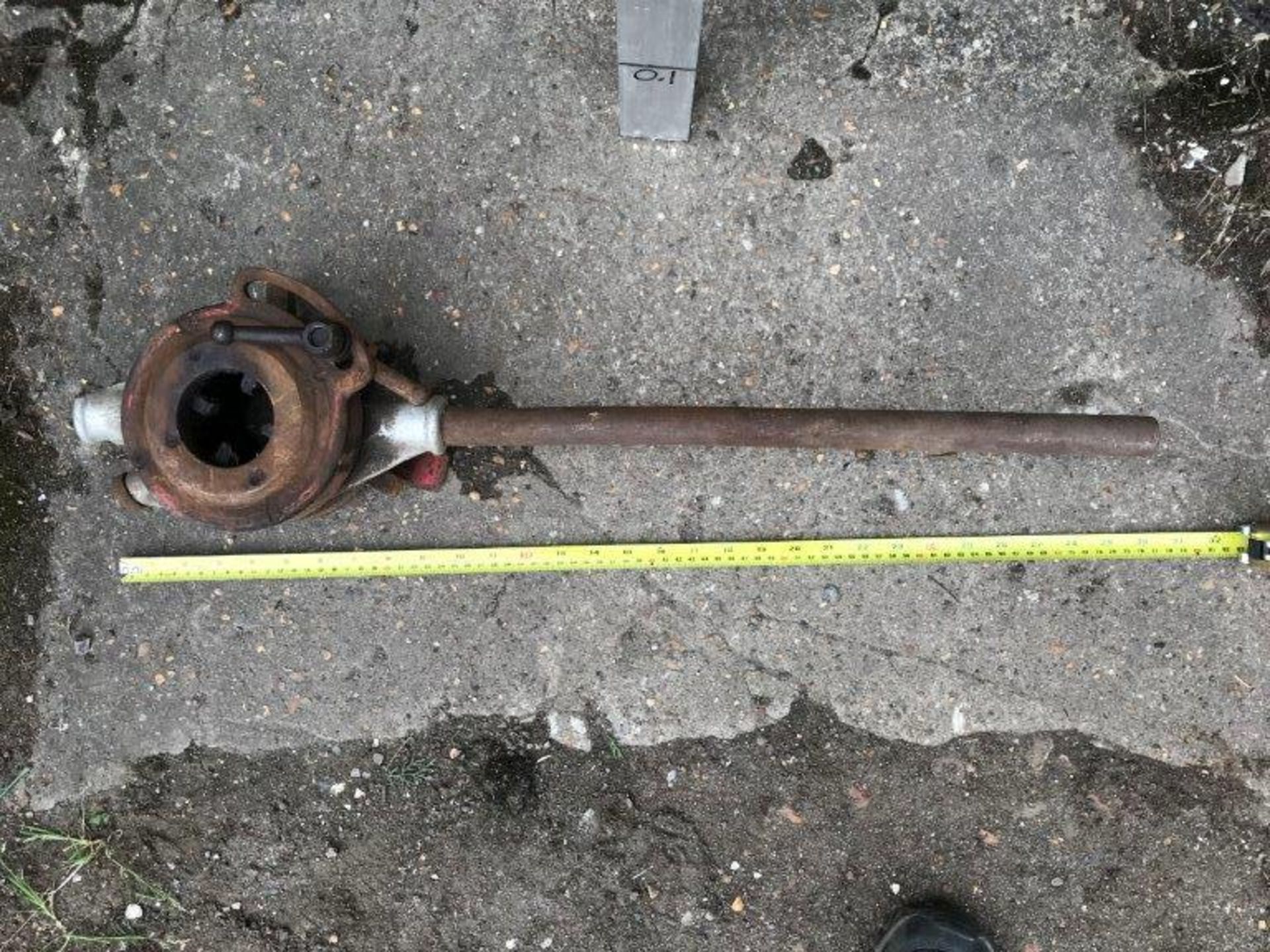 2 large Industrial Die's for threading metal pipes - vintage - Image 2 of 4