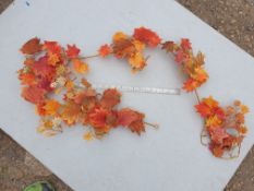 10 Pieces of Artificial Maple garland - Unused - Autum colours - 1.8m long