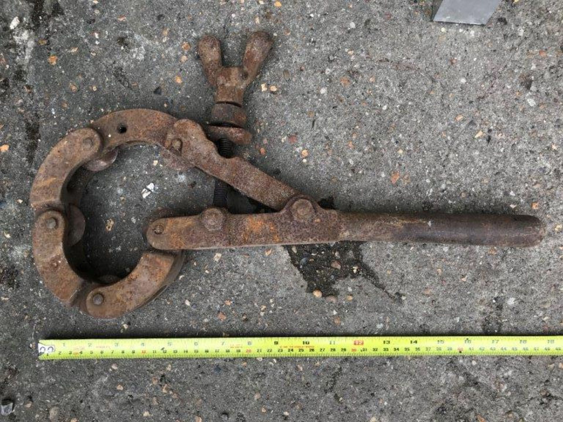 Vintage Metal pipe cutter