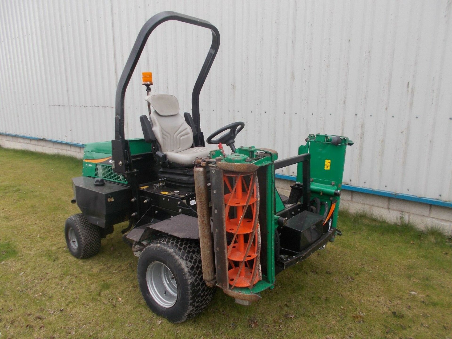 2009 Ransomes 2250 Parkway Plus Ride on Mower - Image 6 of 10