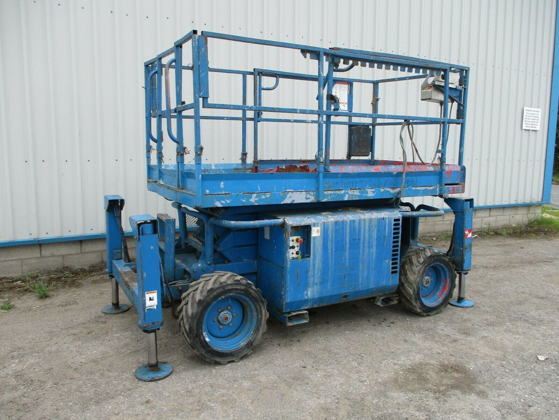 2006 Skyjack 6826 RT 4wd Scissor Lift Access Platform Cherry Picker MEWP Genie