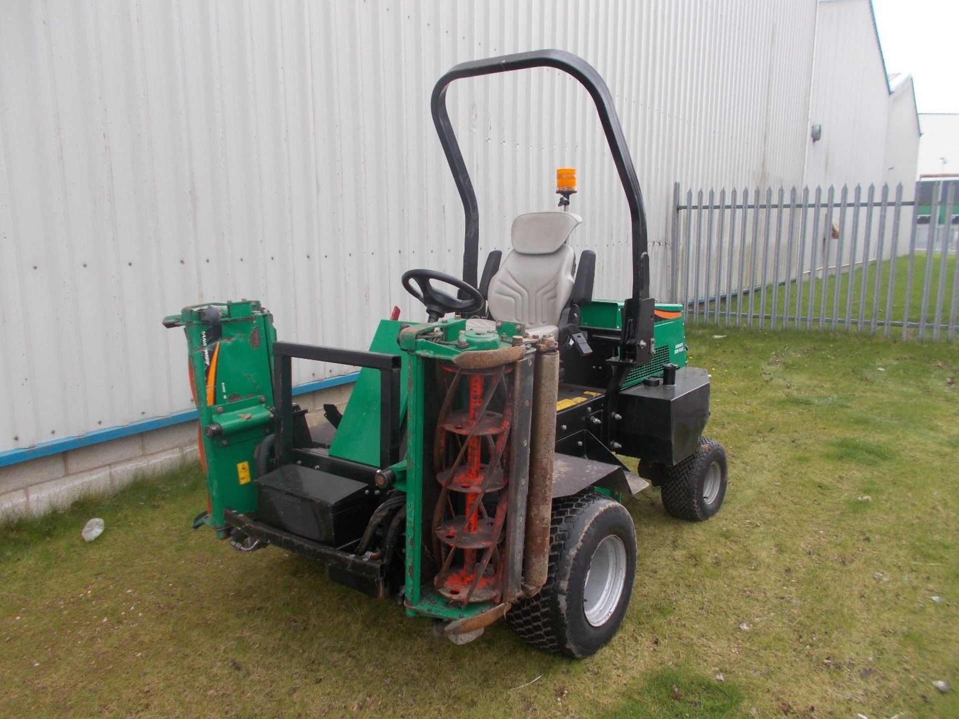 2009 Ransomes 2250 Parkway Plus Ride on Mower - Image 3 of 10