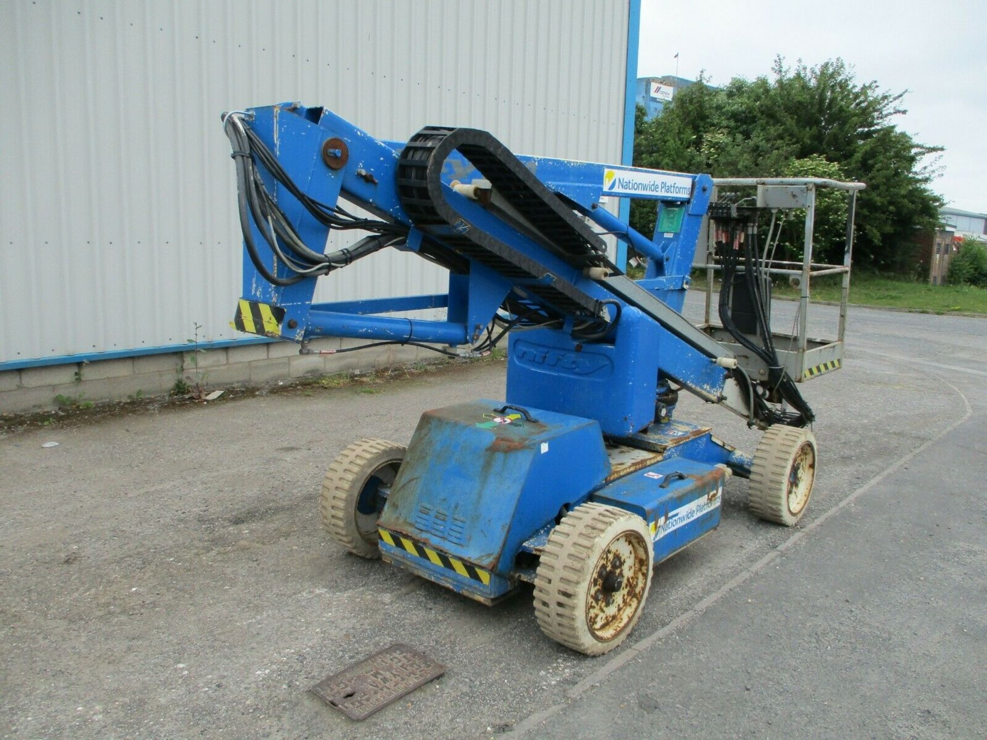 2008 Nifty lift HR 12 Cherry Picker Access Platform Scissor Lift - Image 5 of 10