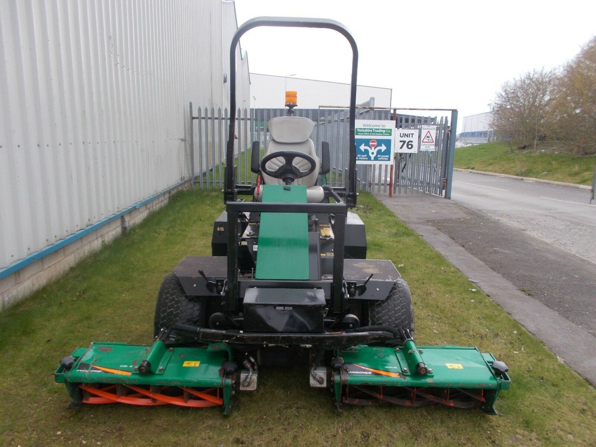 2009 Ransomes 2250 Parkway Plus Ride on Mower - Image 10 of 10