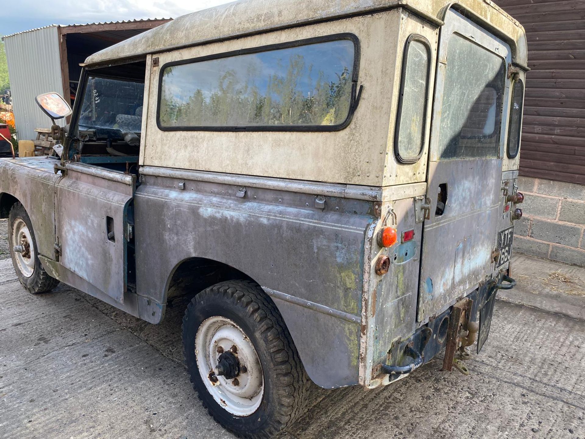 Barn Find Land Rover Series 2A - Image 7 of 13