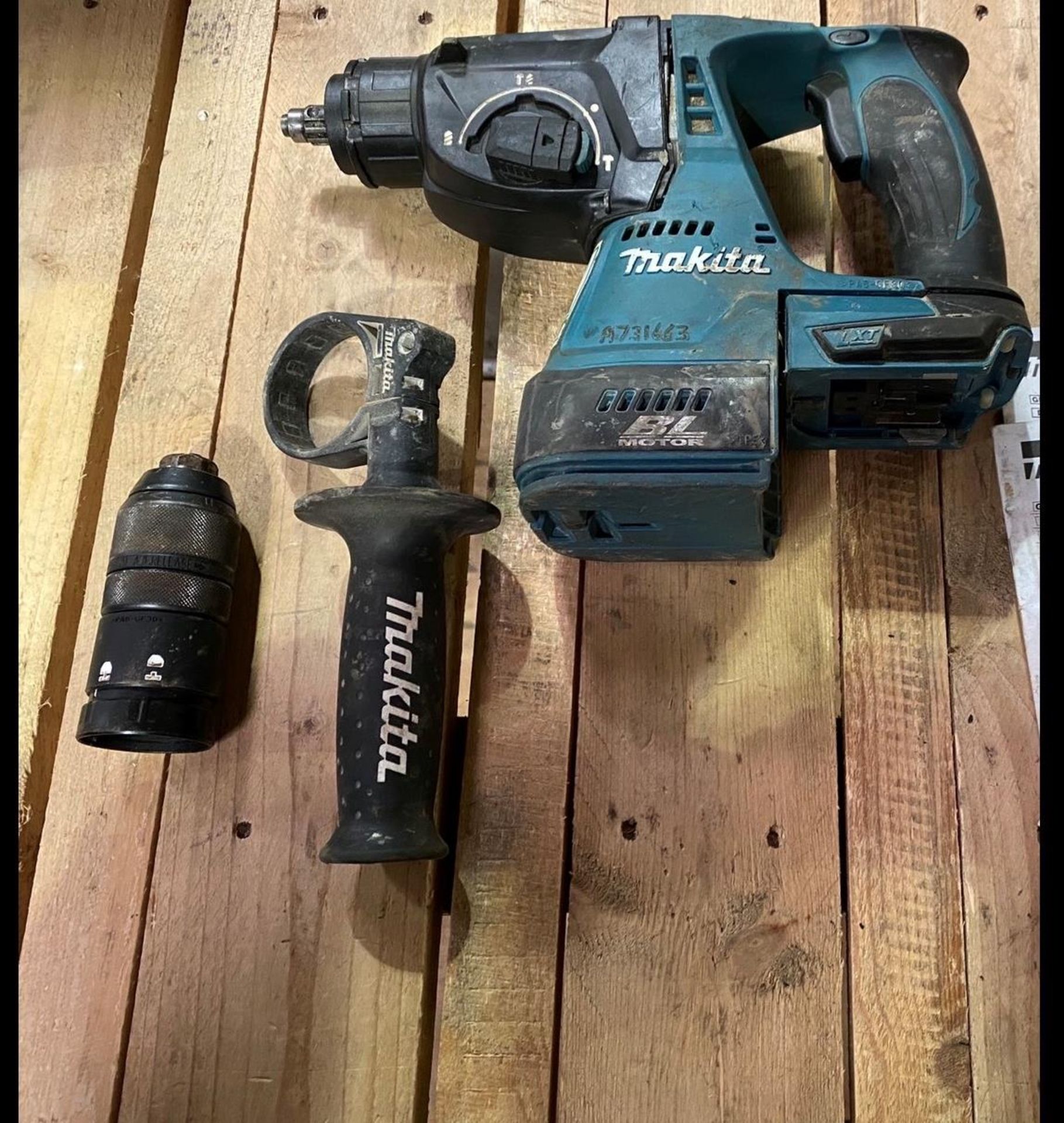 Makita DHR 243 rotary hammer drill - Image 2 of 5